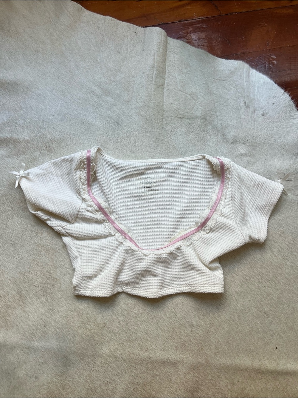 FRANKIE'S BIKINIS 
x GIGI HADID Lucky Waffle Crop Top - Dandelion